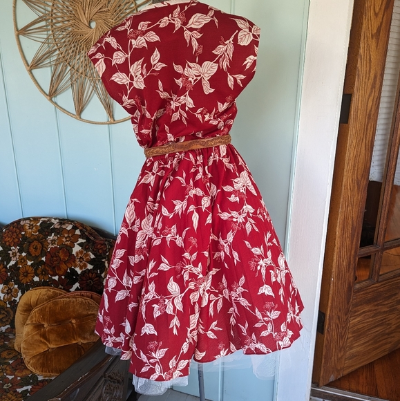 Vintage Red Floral Dress - Picture 6 of 8